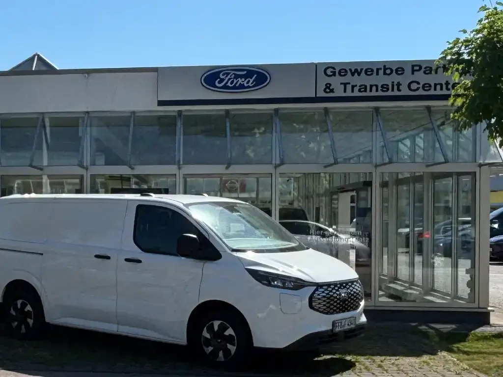 Ford transit center schild autohaus lutz fuerstenfeldbruck 1024x768