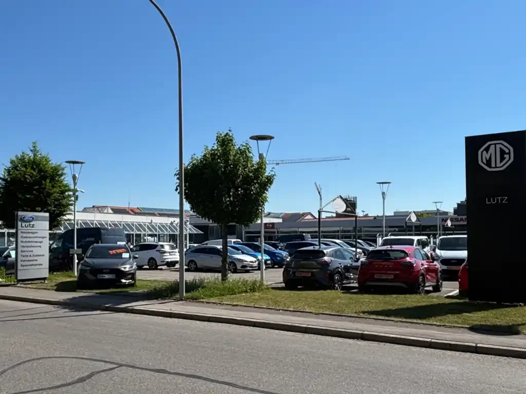 Gelaende uebersicht ford mg nissan autohaus lutz fuerstenfeldbruck 1024